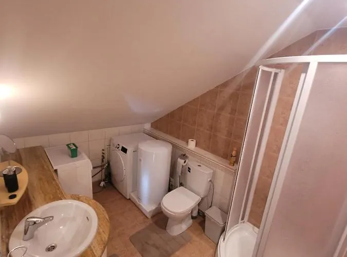 D-mansard, Free Parking, Self-check-in